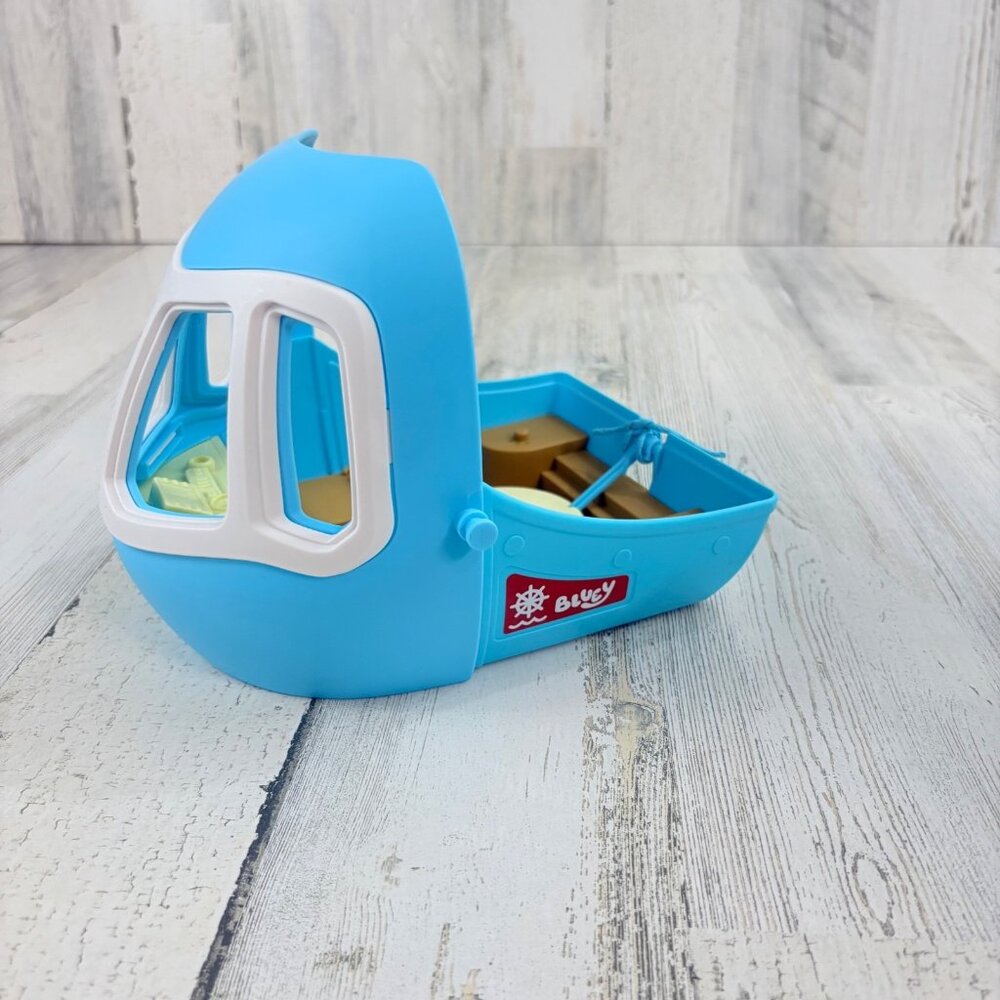 Bluey 3-in-1 Transforming Plane Figure Playset Airplane ONLY Boat Resort NEW - Picture 2 of 13